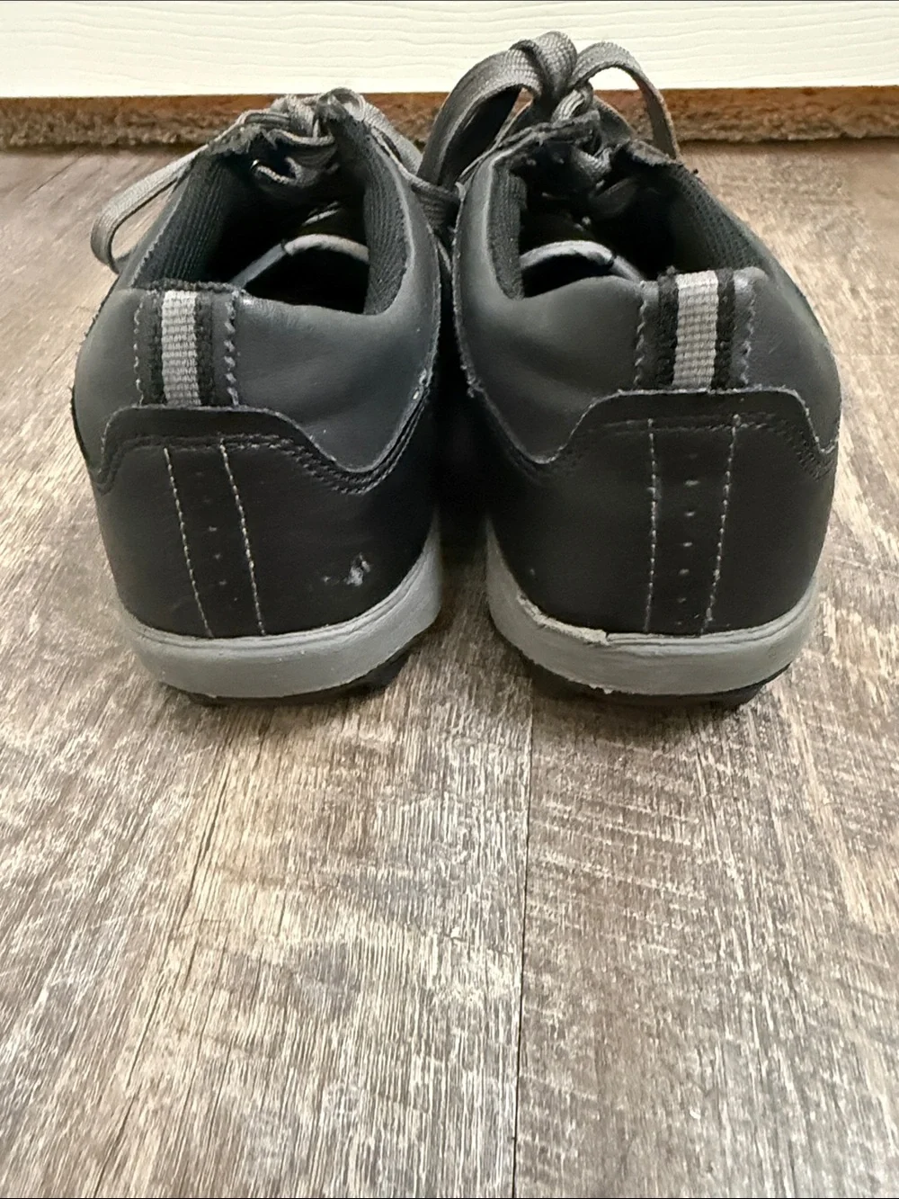 Skechers Men's Black Urban Thread Refresh with Gray Accents